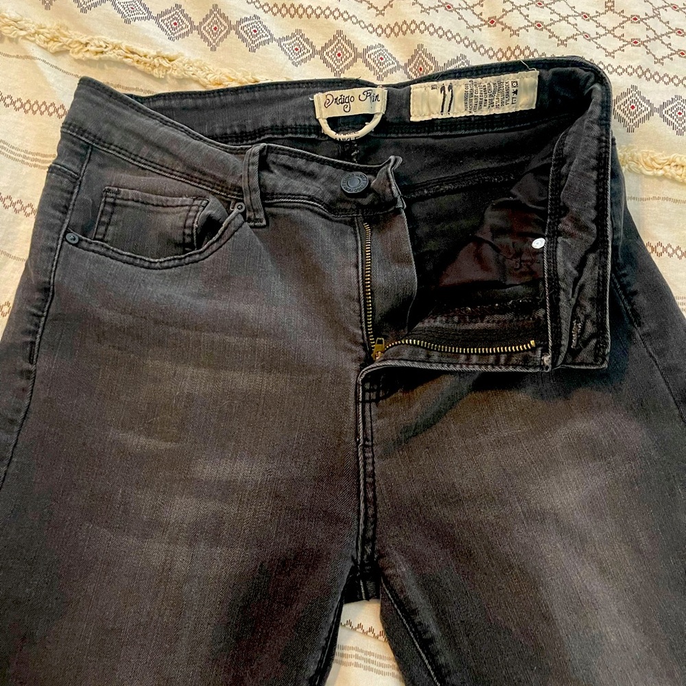 Juniors black wash jeans ankle distressed cutoffs